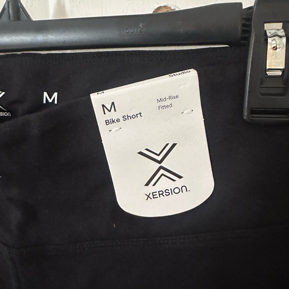 XERSION MID-RISE FITTED BIKE SHORT: BLACK: NWT: SZ M - Picture 3 of 5